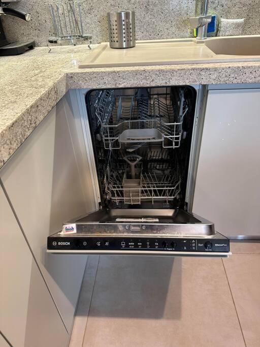 Eden Central Apartment - Modern 2Br In Tirana City Center *